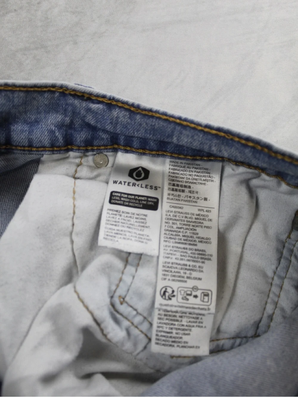 Levis 511 Slim Fit Jeans Mens 36x32 Light Wash Blue Denim WaterLess Casual